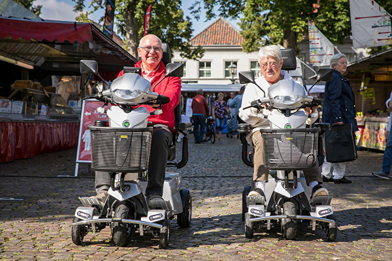 samen 5 wielen scootmobielen